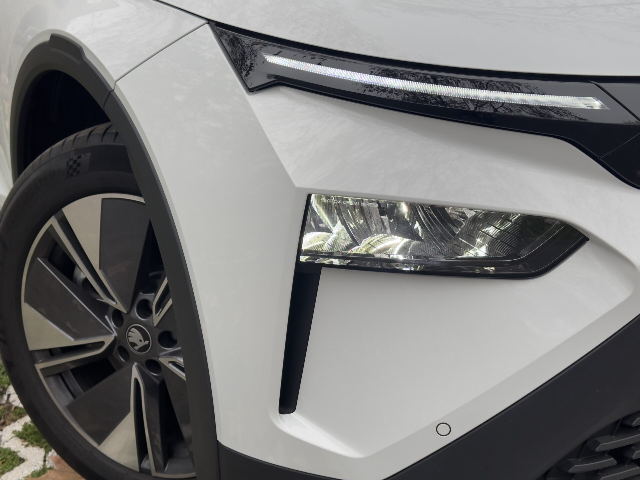 Perfil lateral del Skoda Elroq