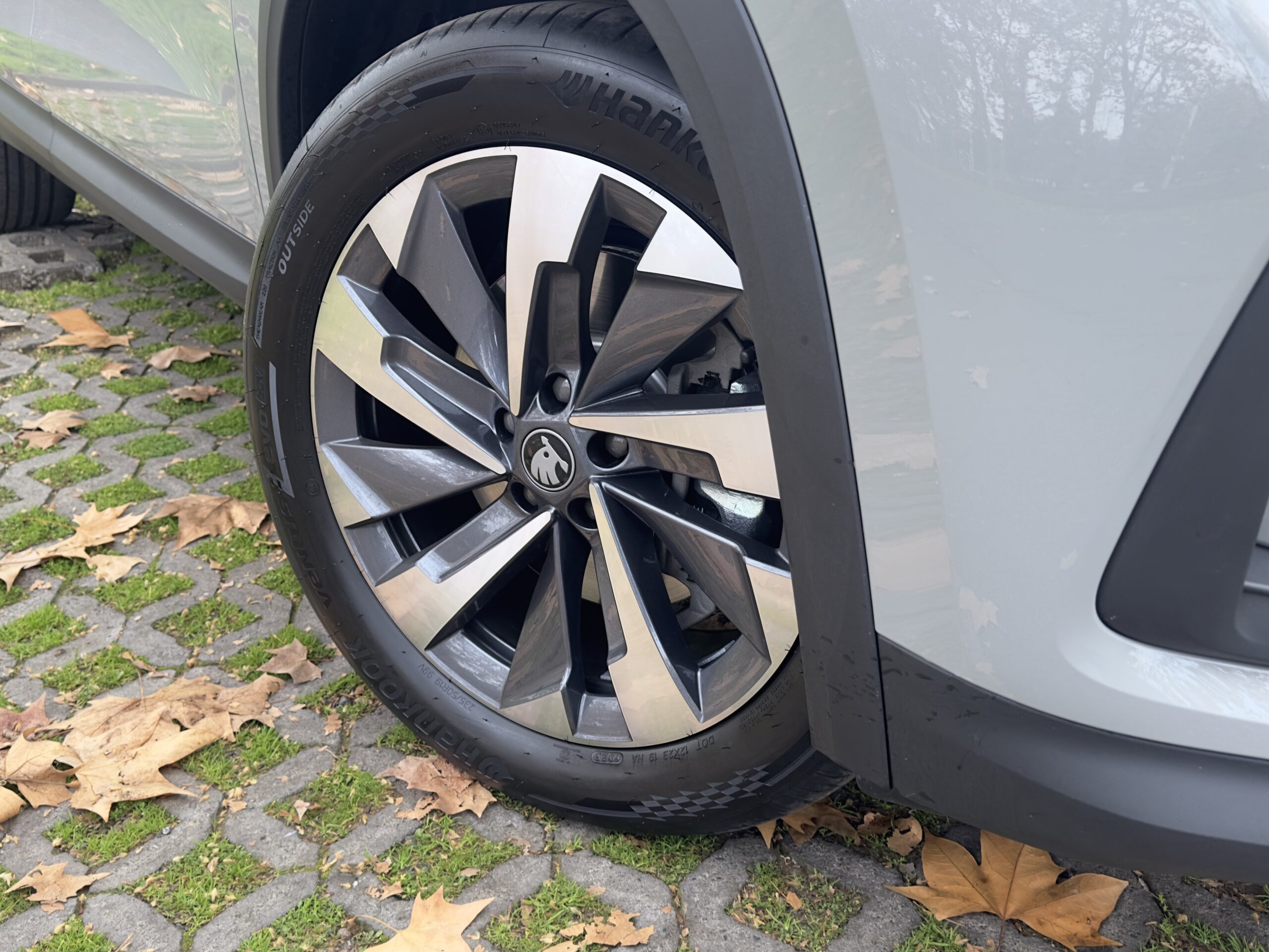 Nuevo Škoda Kodiaq 2025 – La segunda generación de un SUV que marcó historia Detalle de llantas del Škoda Kodiaq 2025