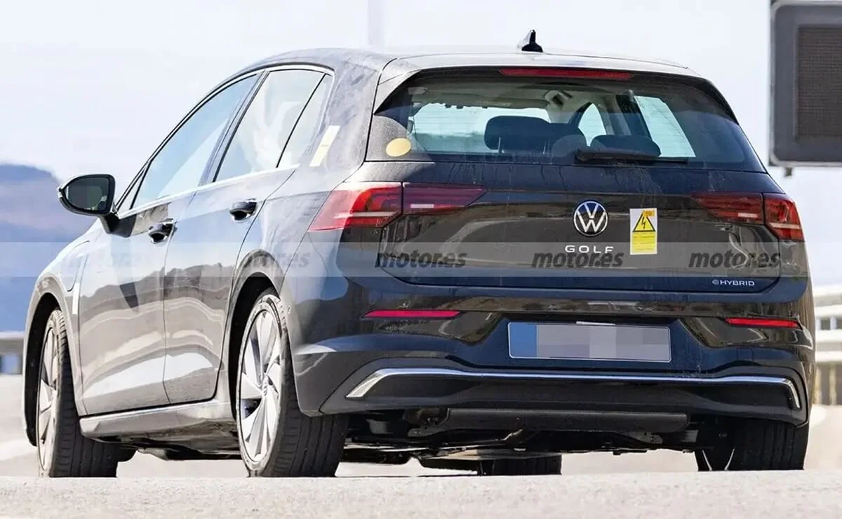 Volkswagen renueva el Golf para competir con el Toyota Corolla Parte trasera Volkswagen Golf 9 HEV