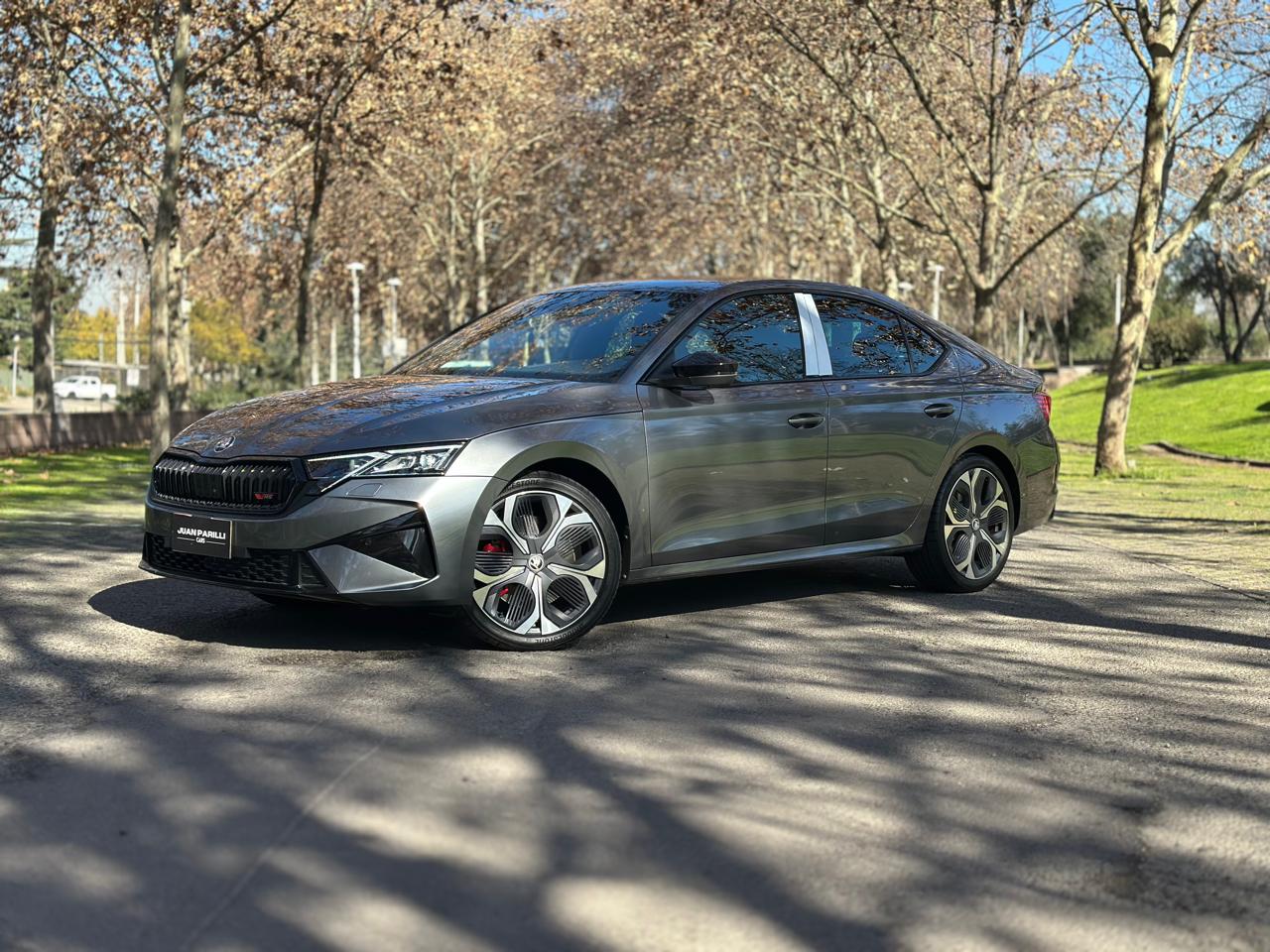 Skoda Octavia VRS 2025 frontal deportivo