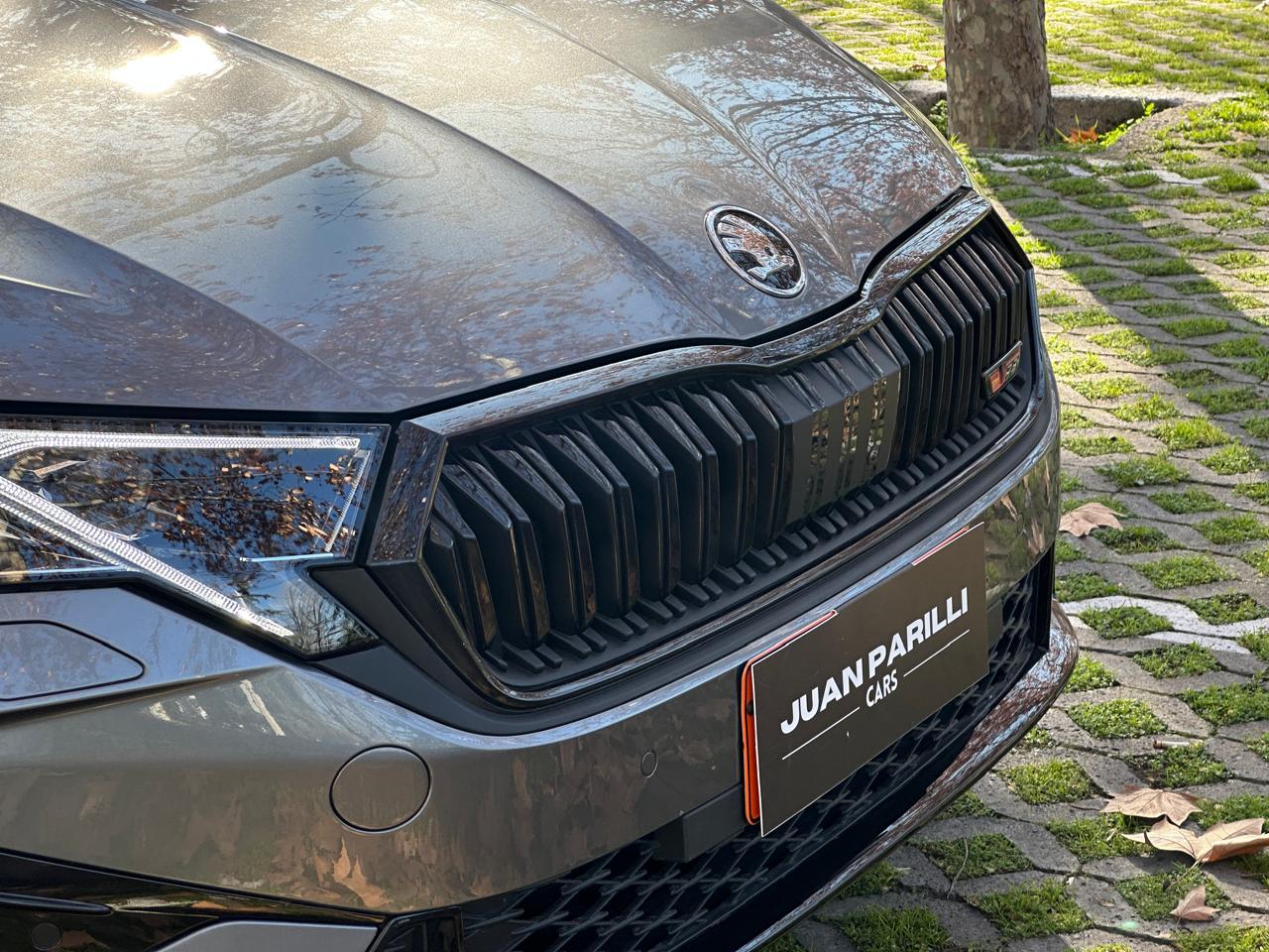 Frontal actualizado del Skoda Octavia VRS 2025