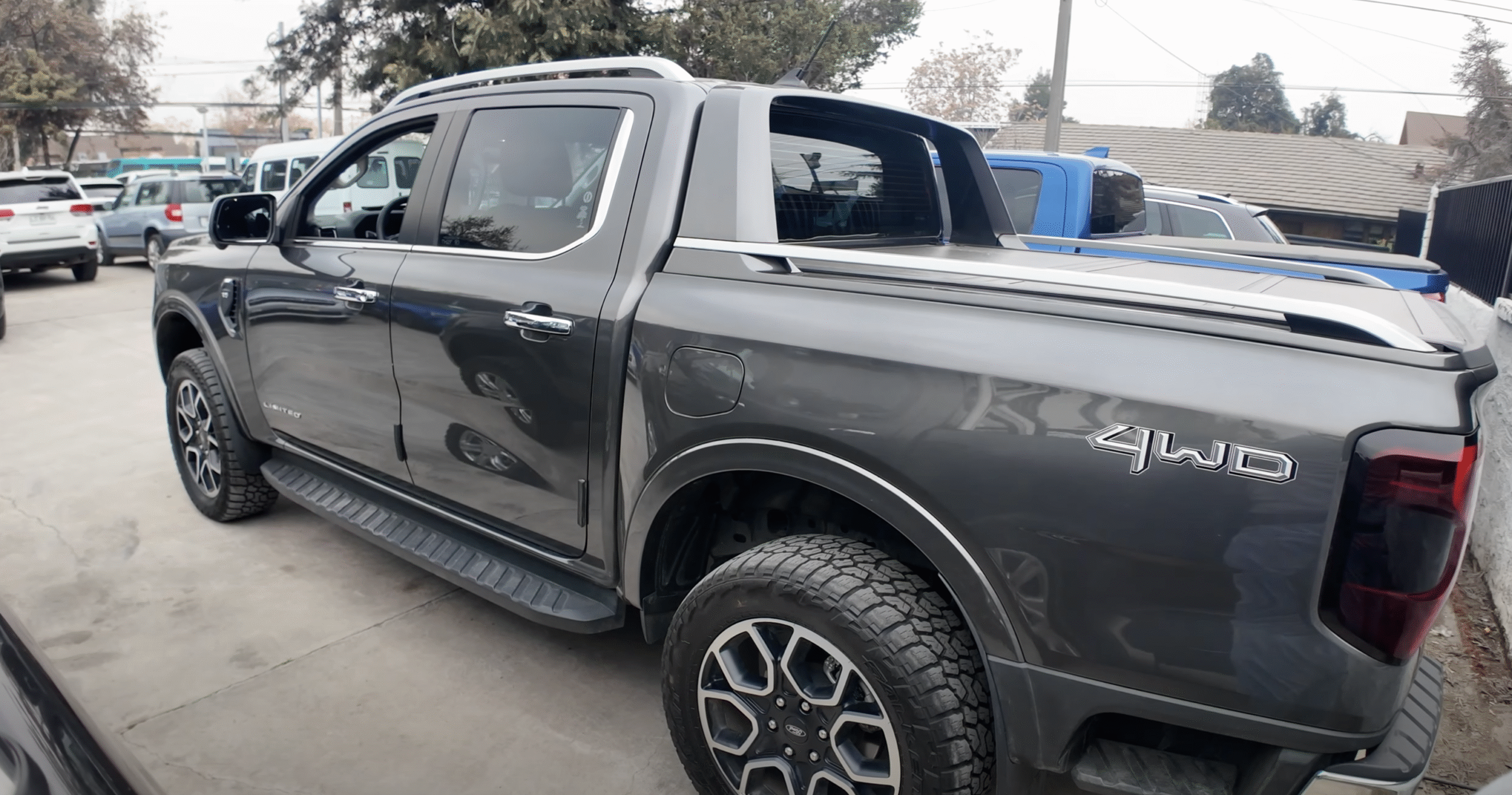 Ford Ranger lateral trasero