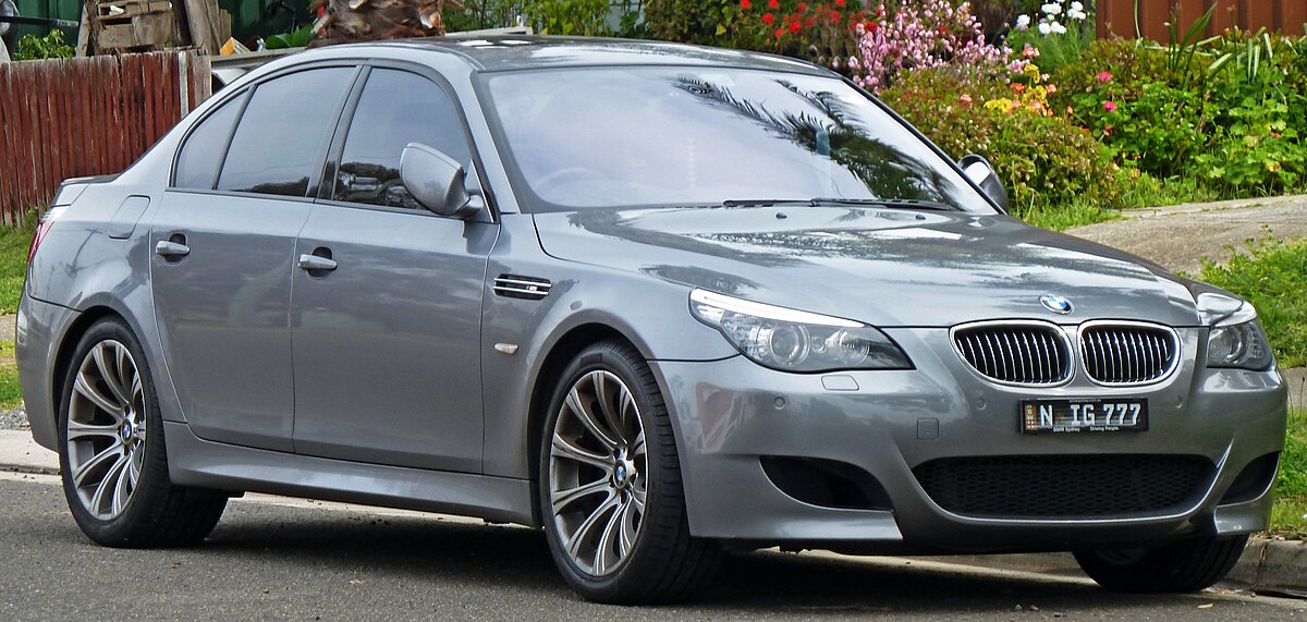BMW M5 E60 delantera