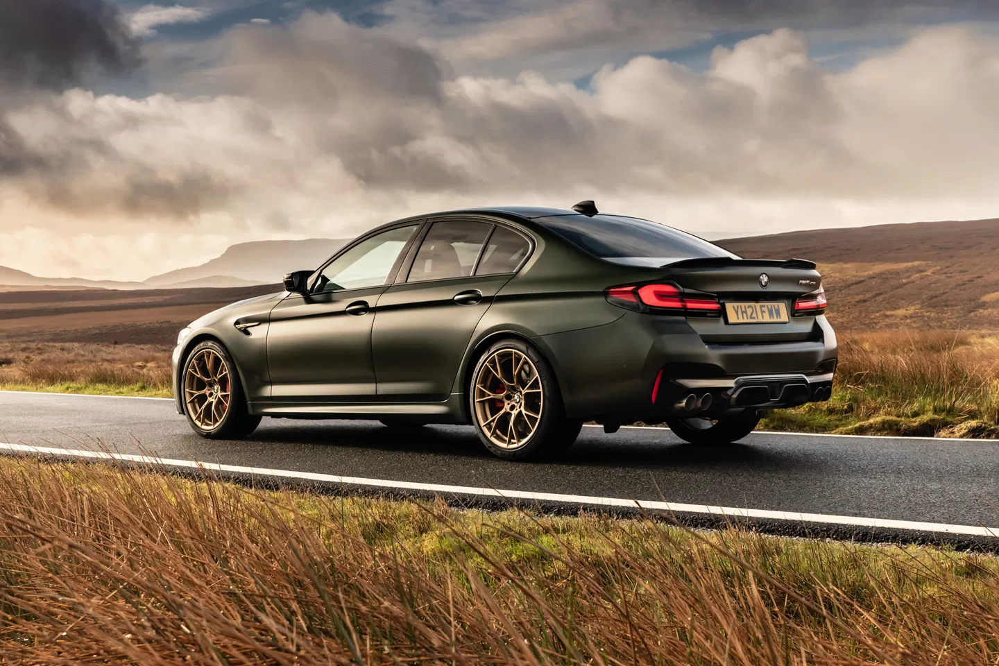 BMW M5 F90 CS trasera