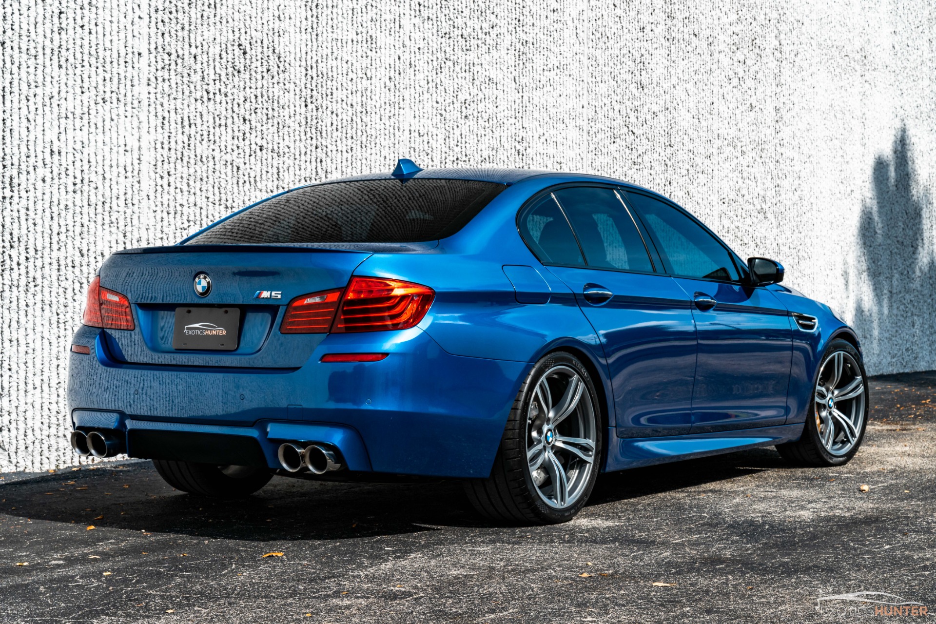 BMW M5 F10 trasera