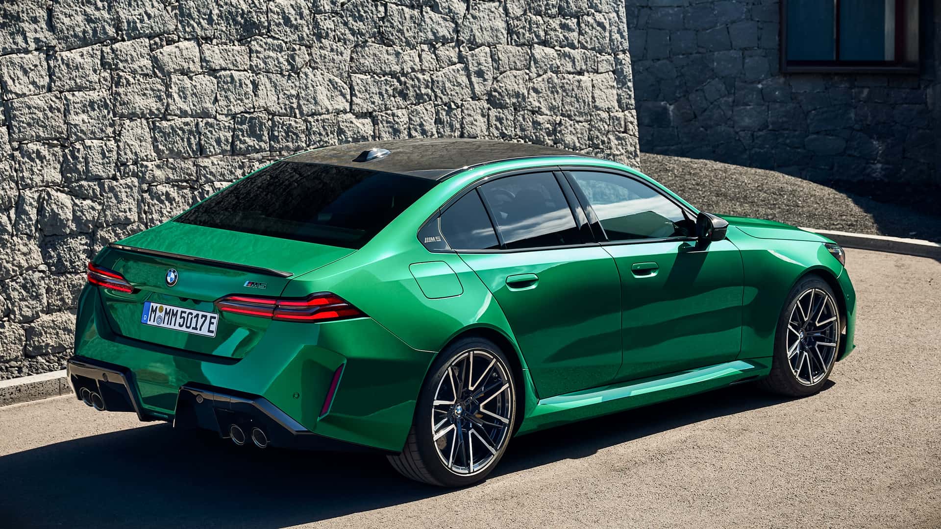 BMW M5 G90 trasera