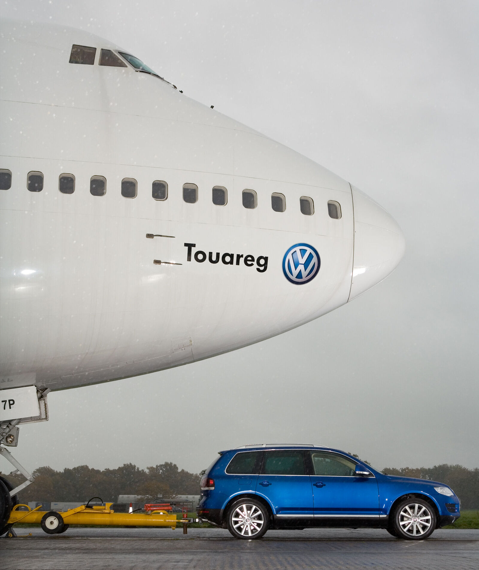 Volkswagen Touareg FINAL EDITION, adiós al buque insignia. Touareg remolcando un Boeing 747
