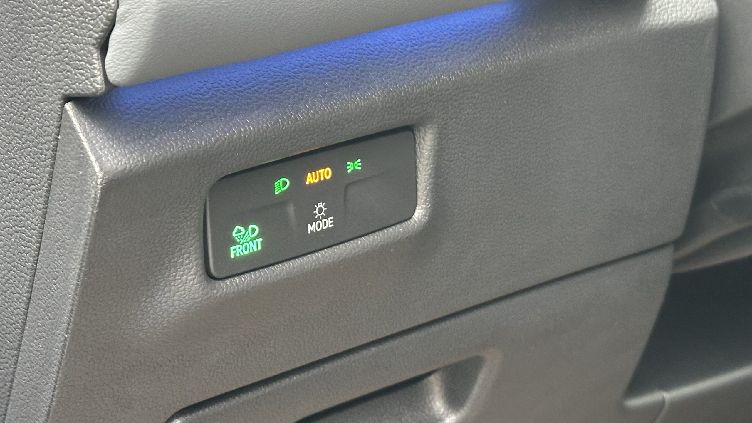 Botonera de luces en Volkswagen Tiguan 2025