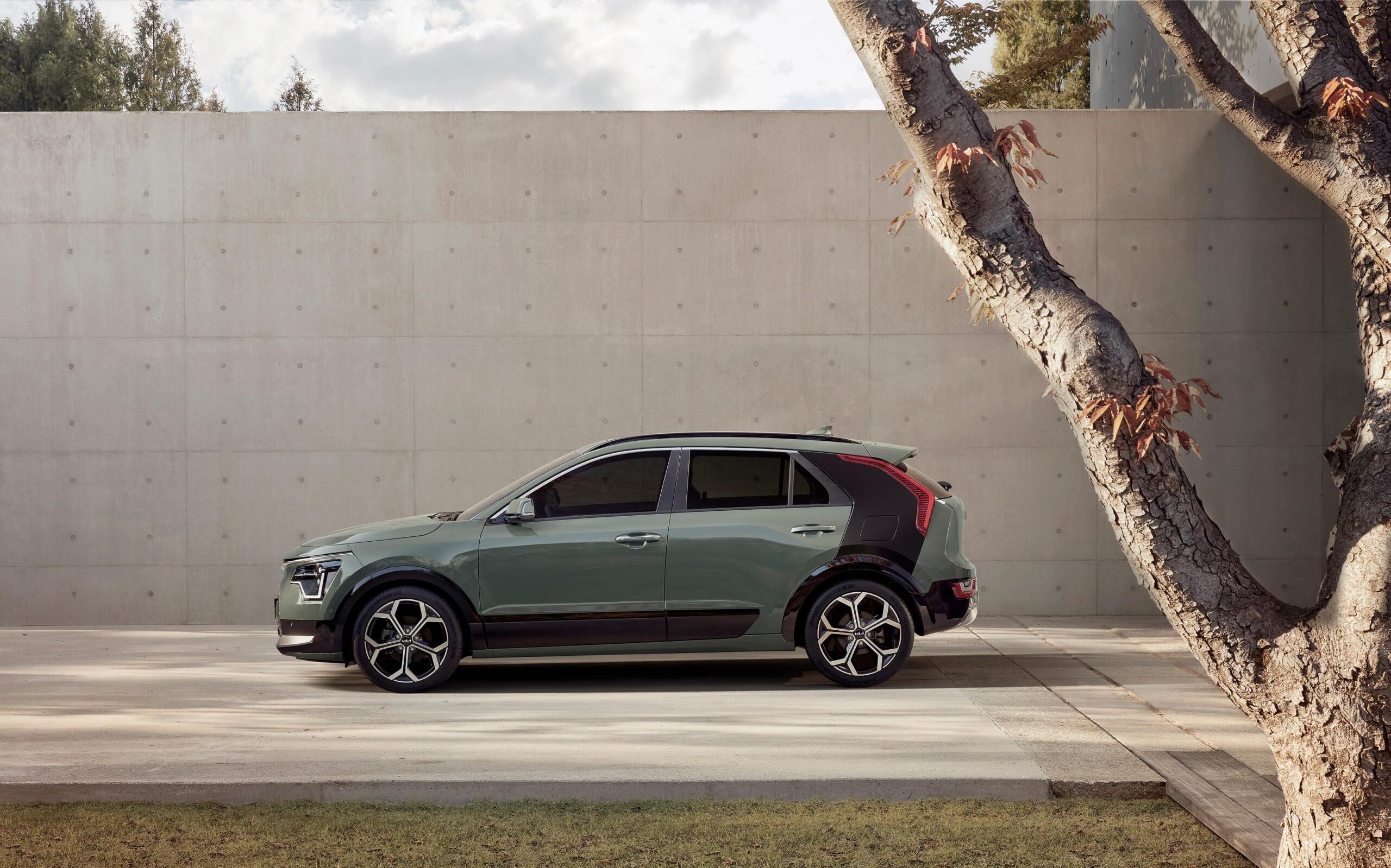 Kia Niro híbrido visto de perfil