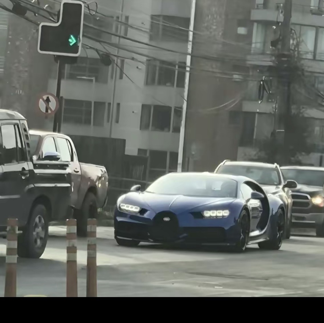Bugatti Chiron sorprende con un inesperado avistamiento en Santiago de Chile img 0156.jpg