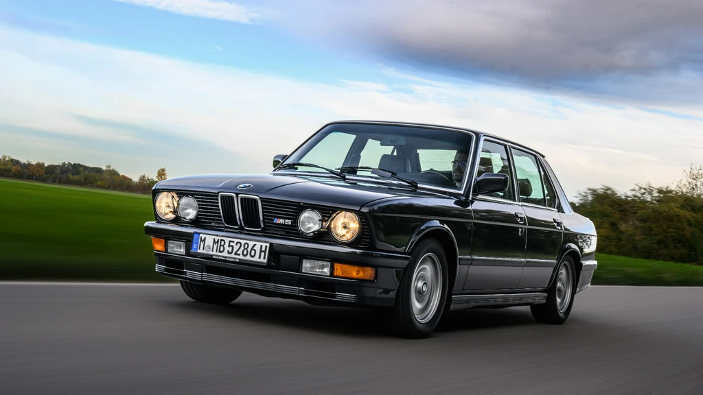 BMW M5 E28 delantera