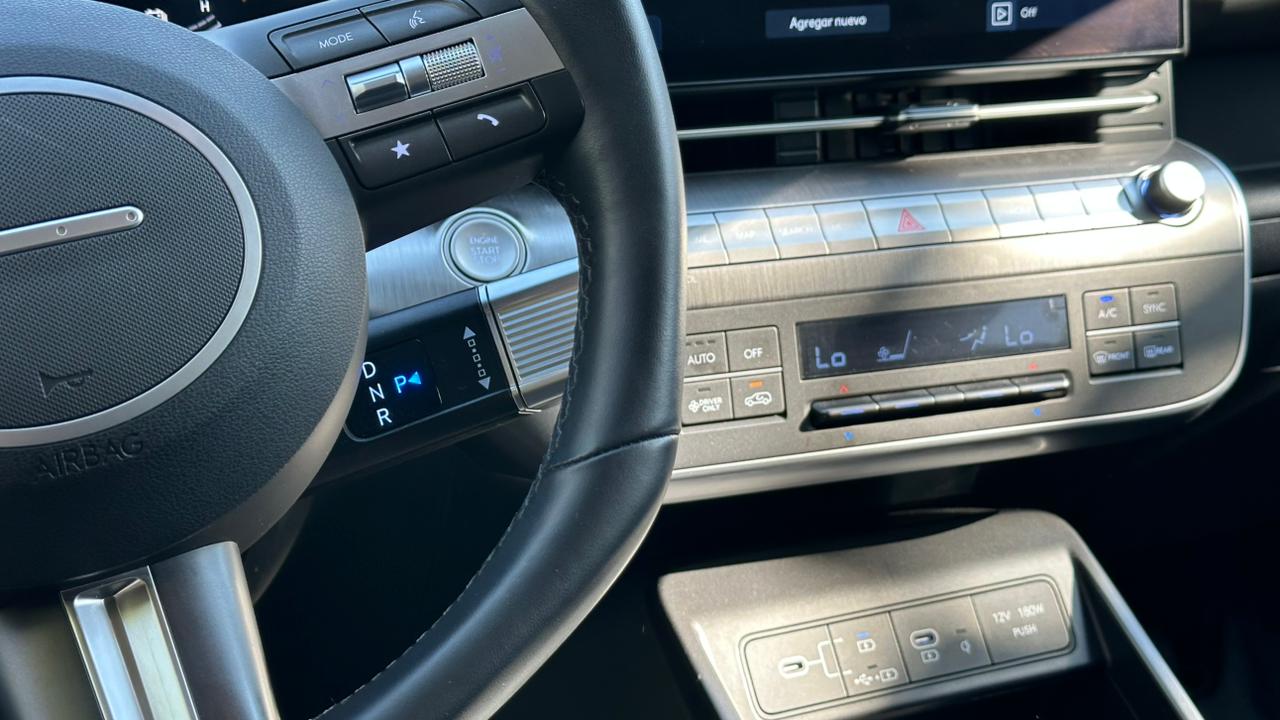 Selector de marchas y consola central de la Hyundai Kona