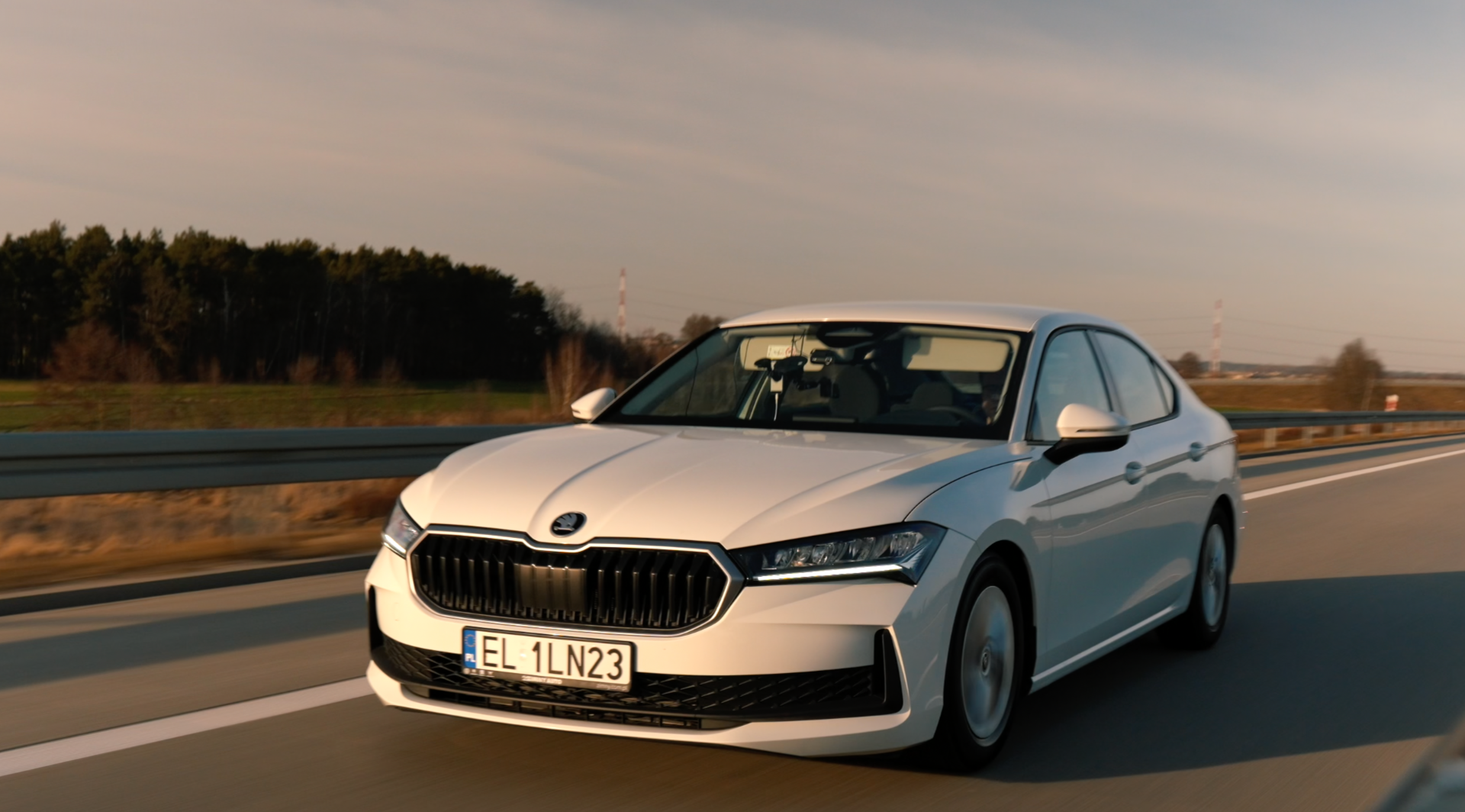 Škoda Superb logrando un récord de eficiencia: 2.831 km con un tanque