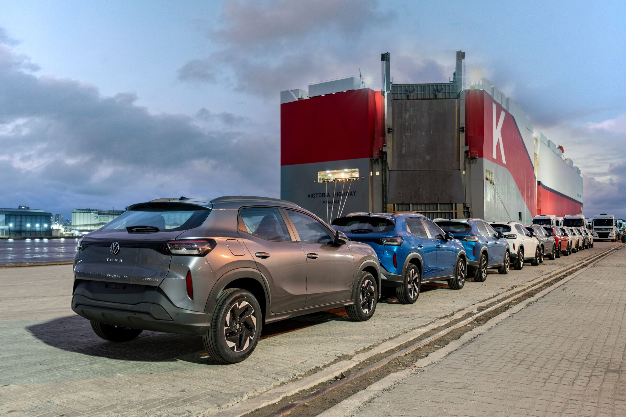 Volkswagen Tera: mantiene sólidas cifras con grandes exportaciones desde Brasil Volkswagen Tera lateral en movimiento