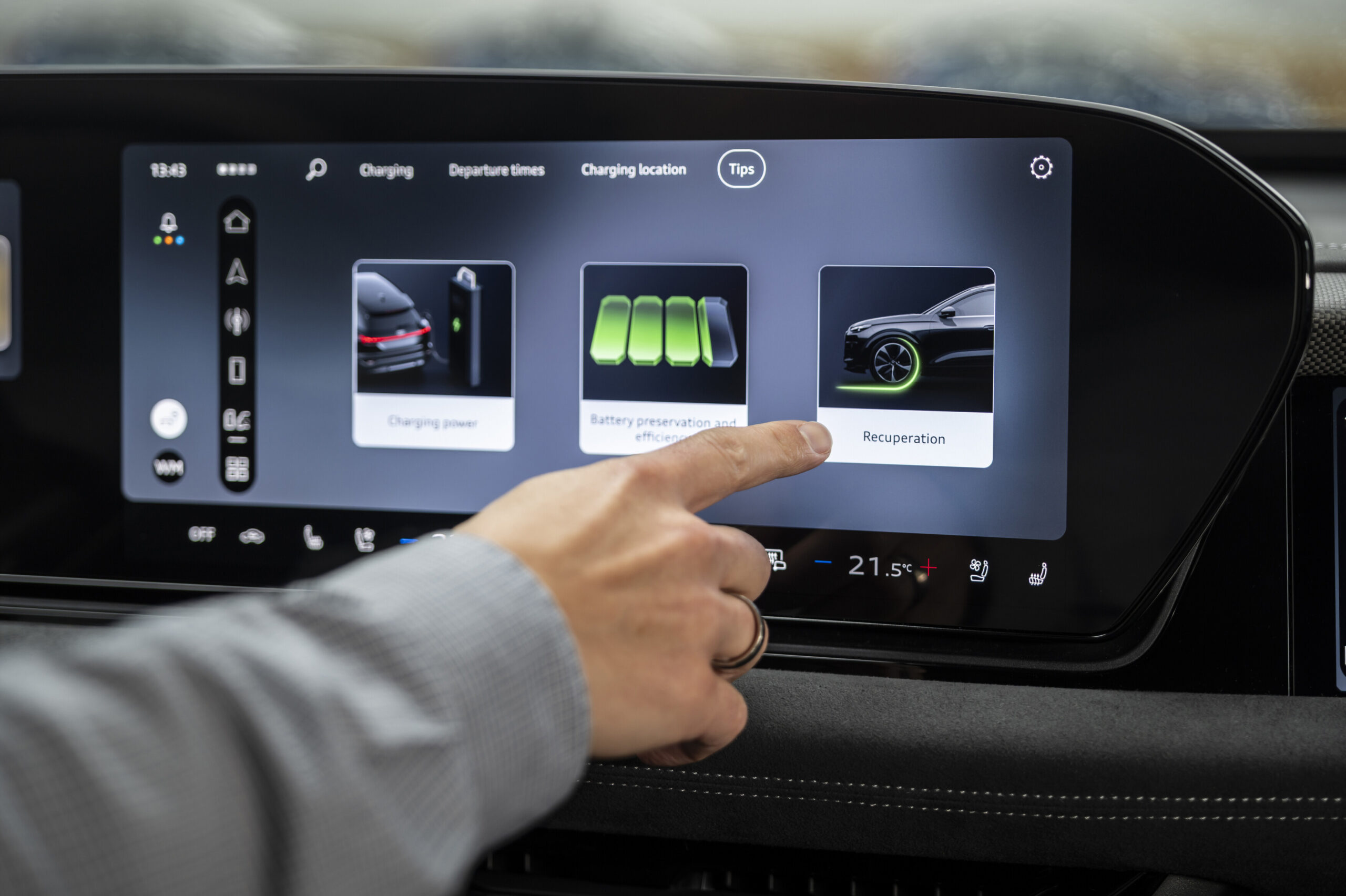Información de carga y autonomía en la pantalla del Audi