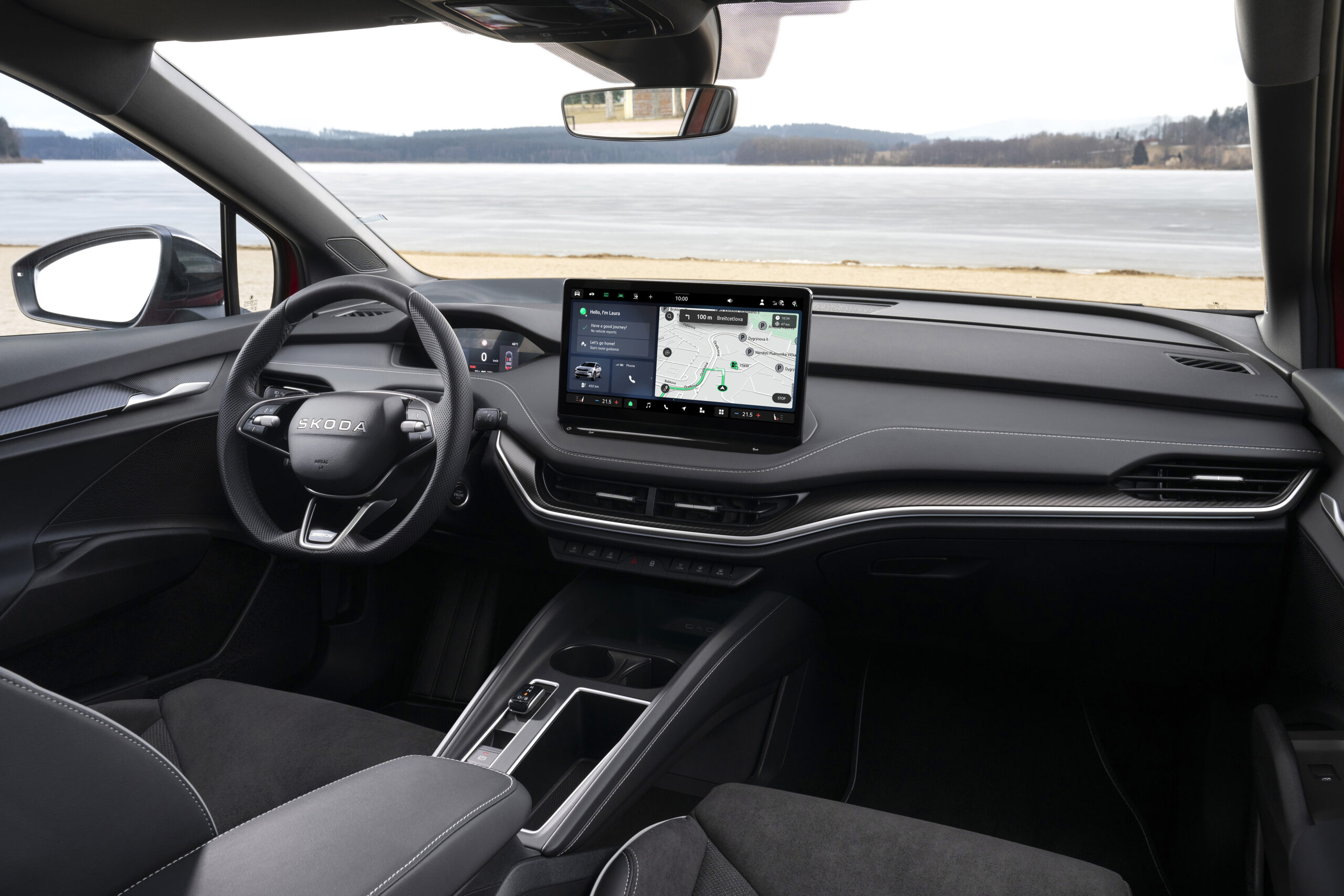 Interior delantero del Škoda Enyaq en Chile