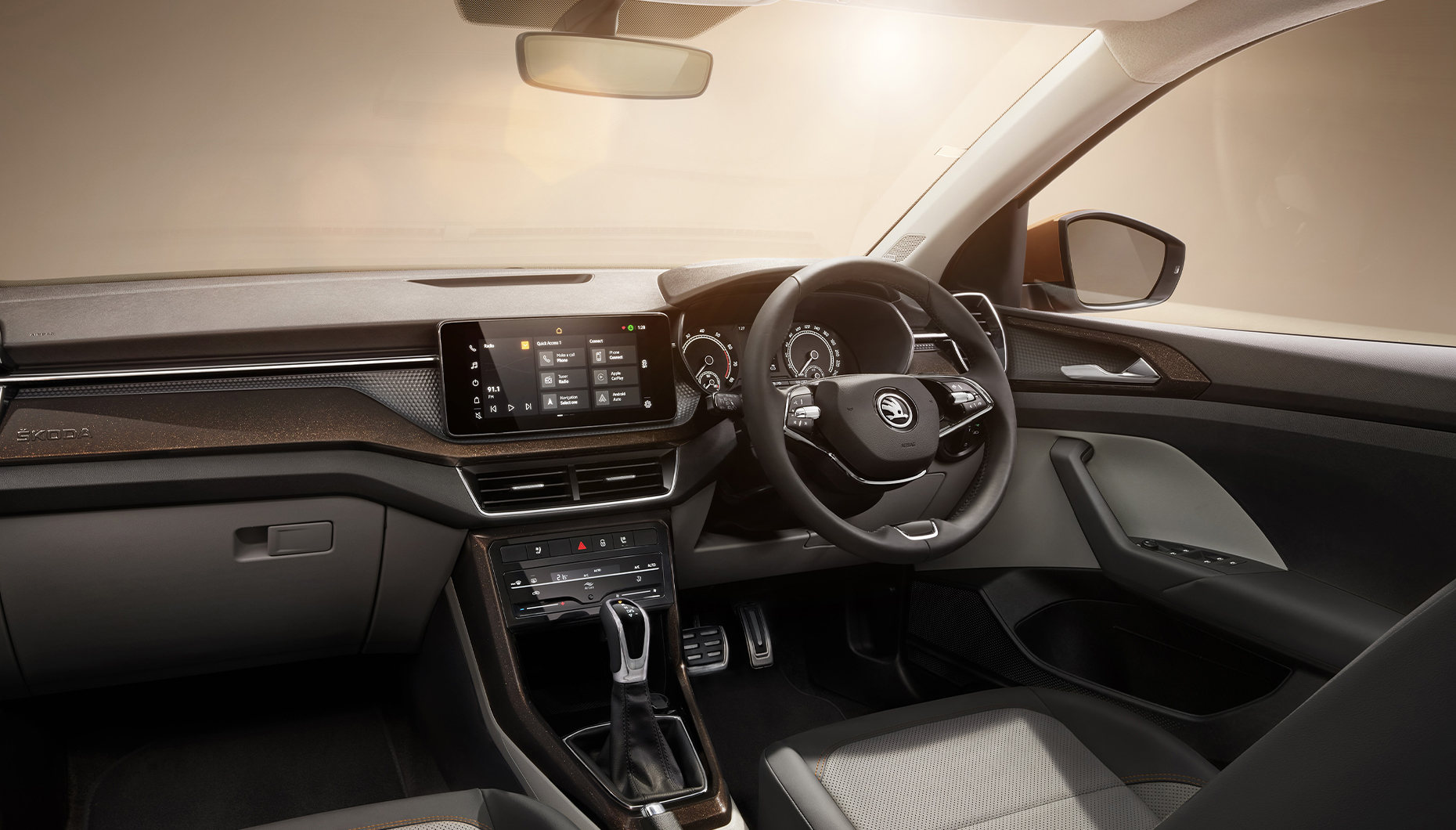 Lugar de conducción Škoda - interior y volante