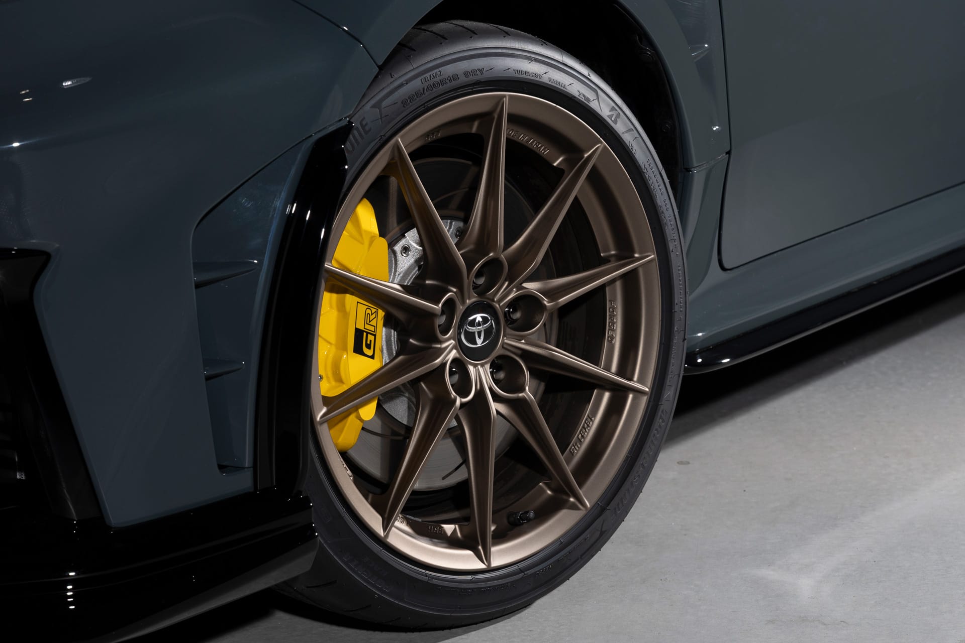 GR Yaris MORIZO RR: La Edición Especial Más Exclusiva de Toyota GAZOO Racing Llantas Matte Bronze