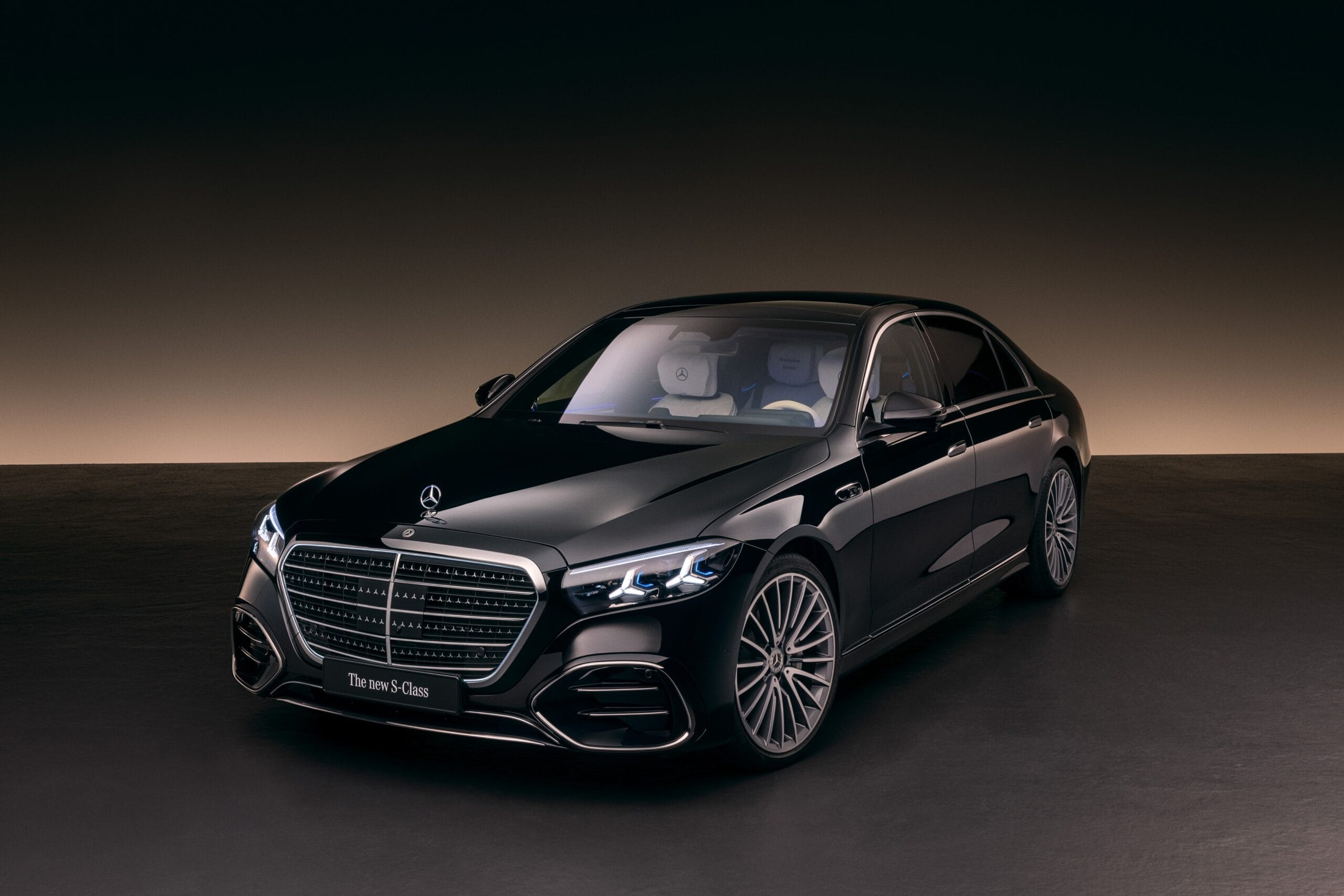 die neue mercedes benz s klasse: verfeinert bis in jedes detail the new mercedes benz s class: refined in every detail.