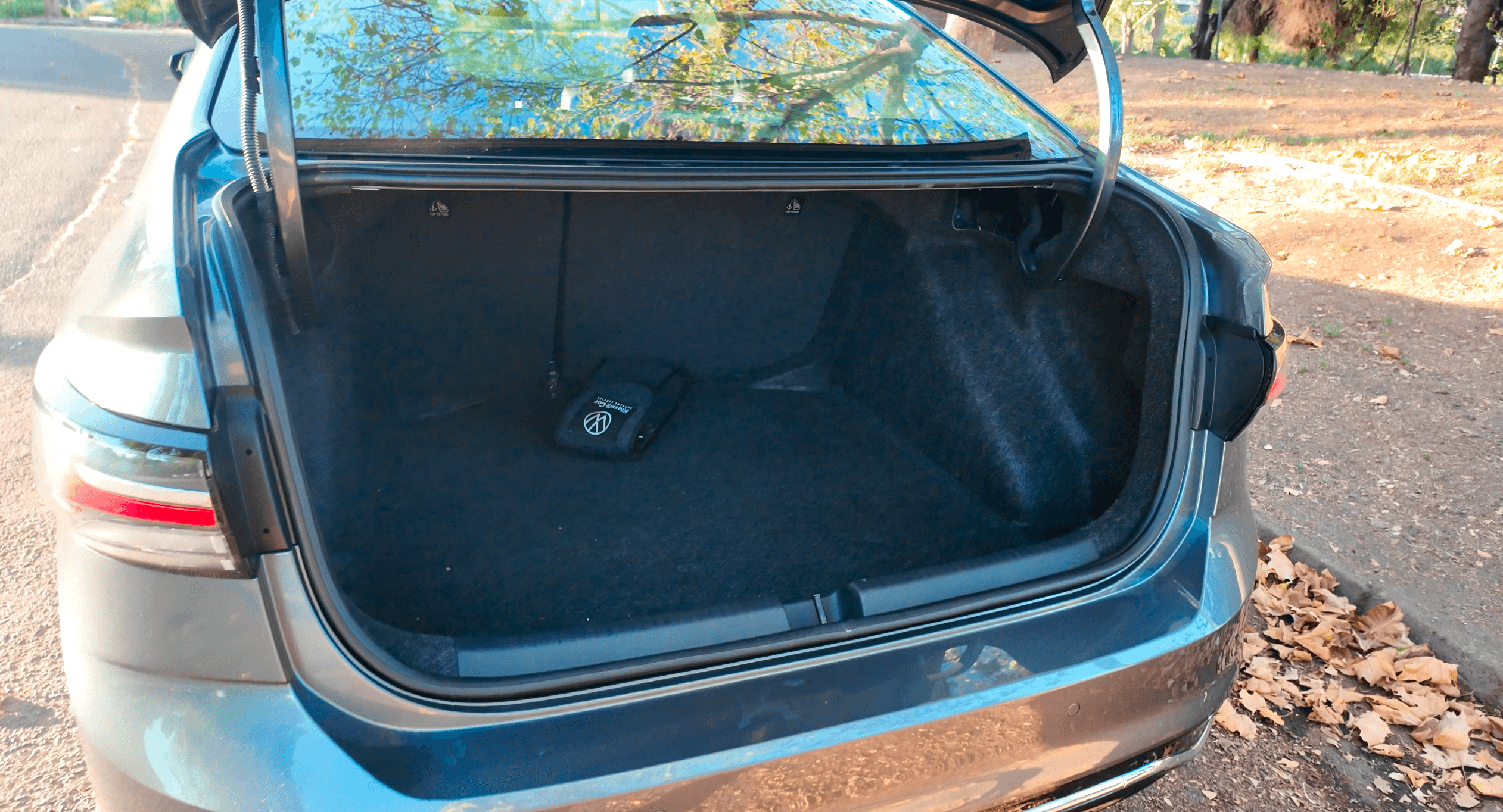 Maletero Volkswagen Virtus 2026 – 521 litros