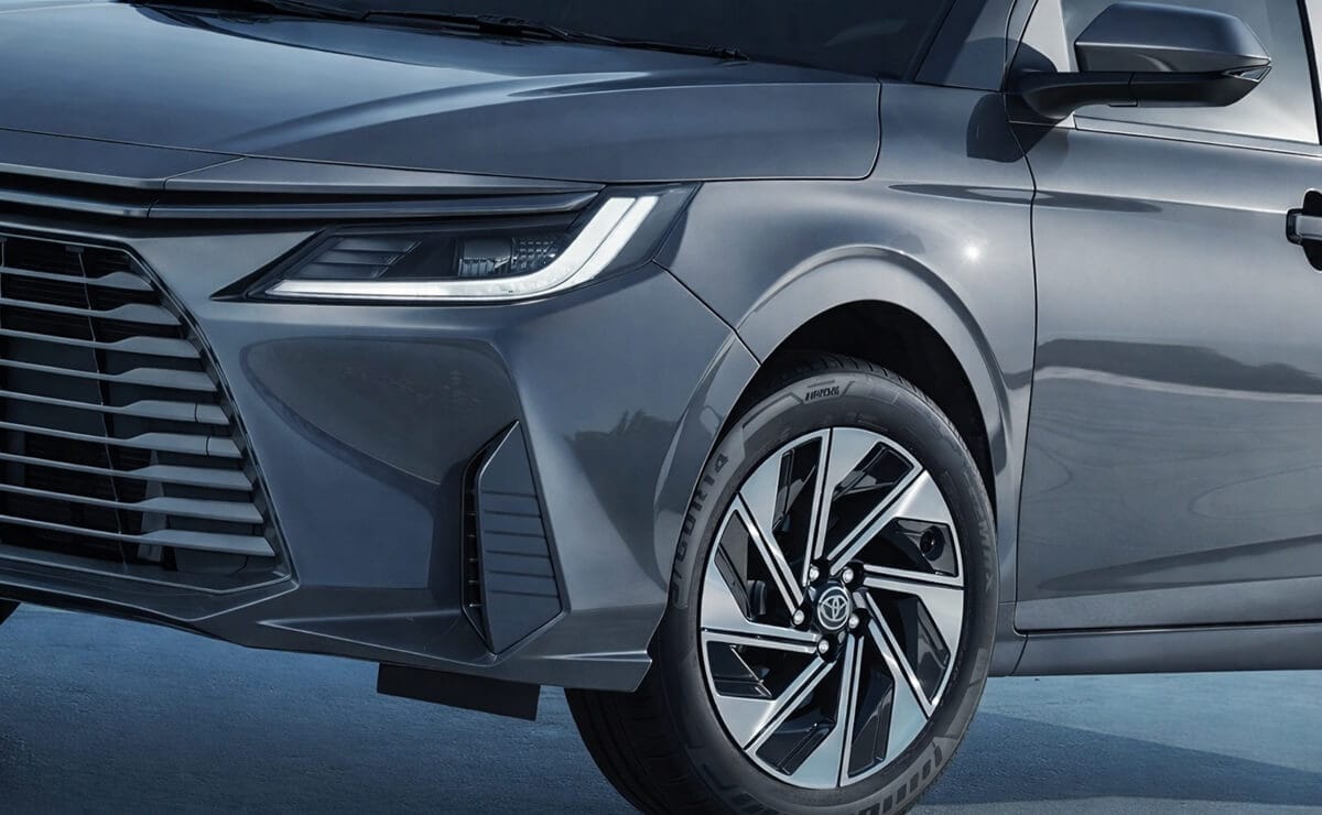 toyota yaris sedan hibrido la nueva version