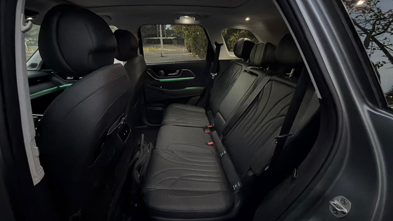 Segunda y tercera fila de asientos del Chery Tiggo 9 PHEV