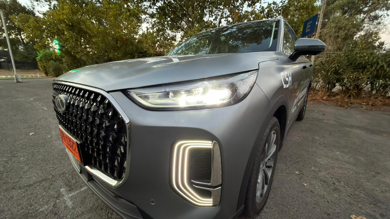 Faros LED del Chery Tiggo 9 PHEV - iluminación delantera