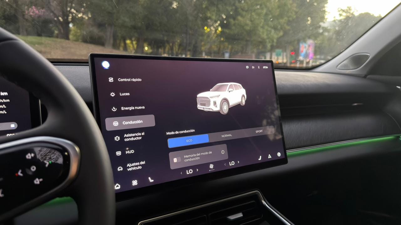 Pantalla de infoentretenimiento de 15,6 pulgadas del Chery Tiggo 9 PHEV