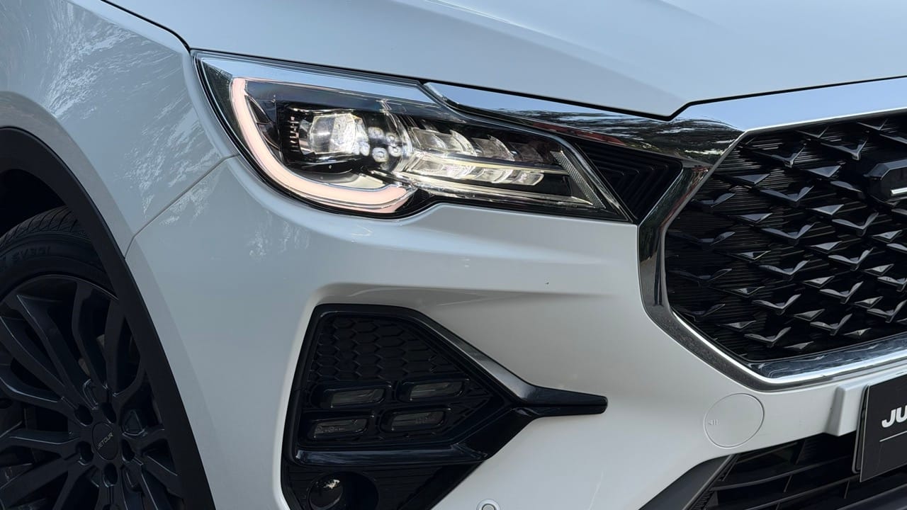 Luces LED Jetour X70 versión automática