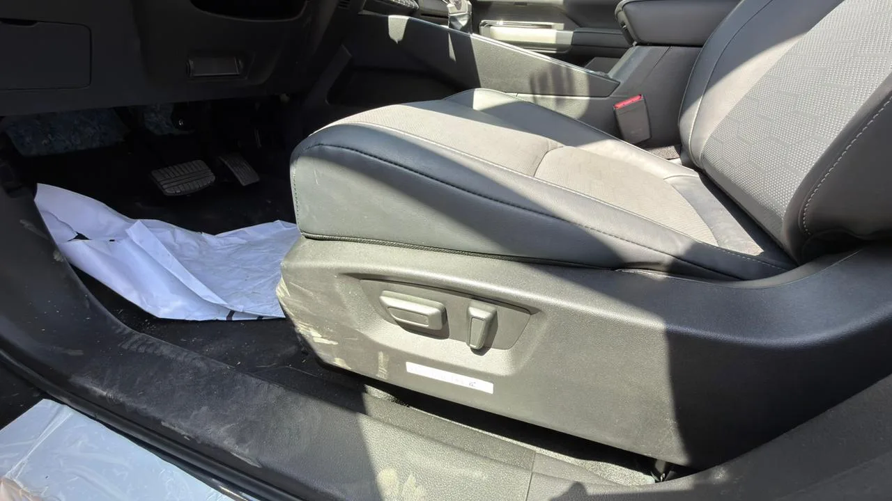 Ajuste eléctrico asiento conductor Mitsubishi Destinator GLS