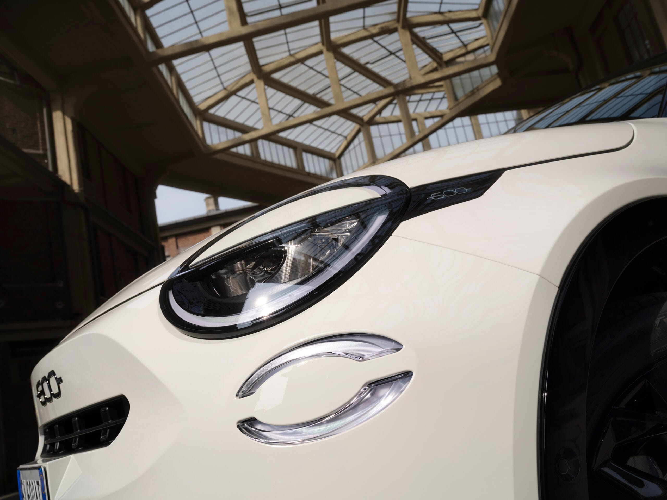 Luces principales FIAT 600 Street 2025 - Diseño frontal urbano