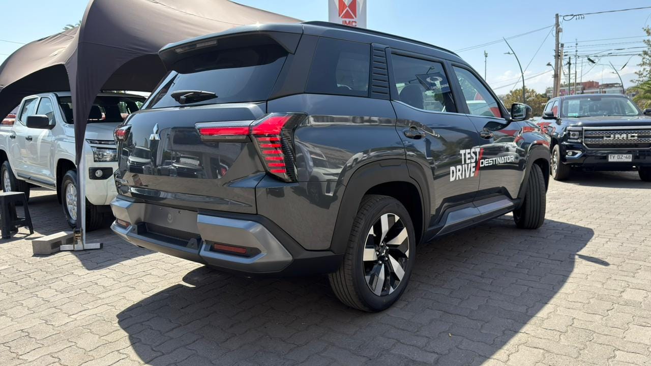 Zona trasera exterior Mitsubishi Destinator