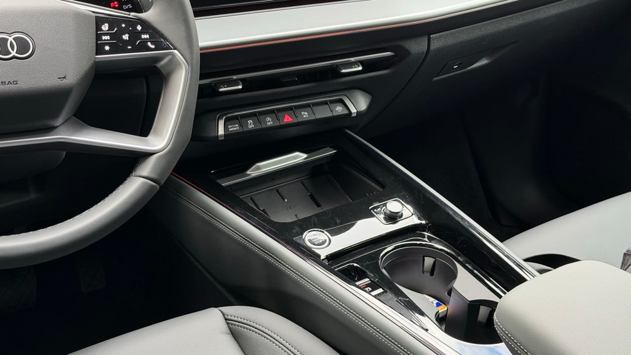 Consola central Audi Q3 2026