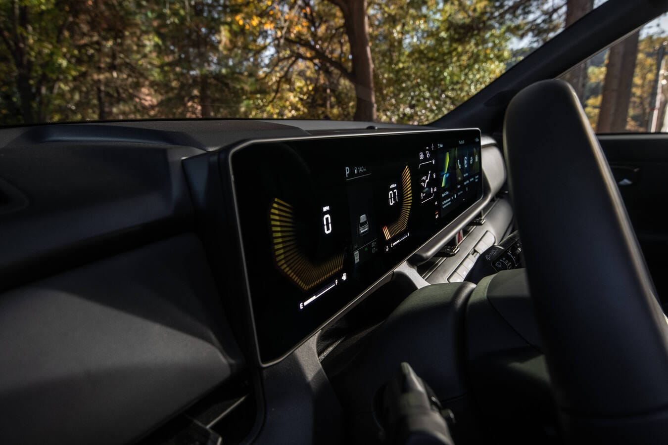 Título Kia Seltos 2027: más grande, más tecnológico y con sistema híbrido por primera vez Tablero e infoentretenimiento del Kia Seltos 2027