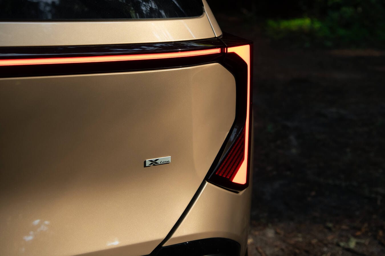 Título Kia Seltos 2027: más grande, más tecnológico y con sistema híbrido por primera vez Detalles de ópticas traseras del Kia Seltos 2027