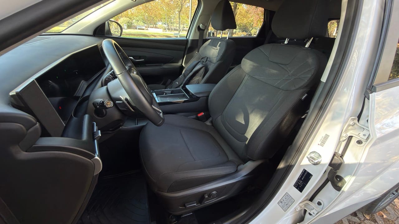 Asientos delanteros Hyundai Tucson Hybrid 2026 versión Plus