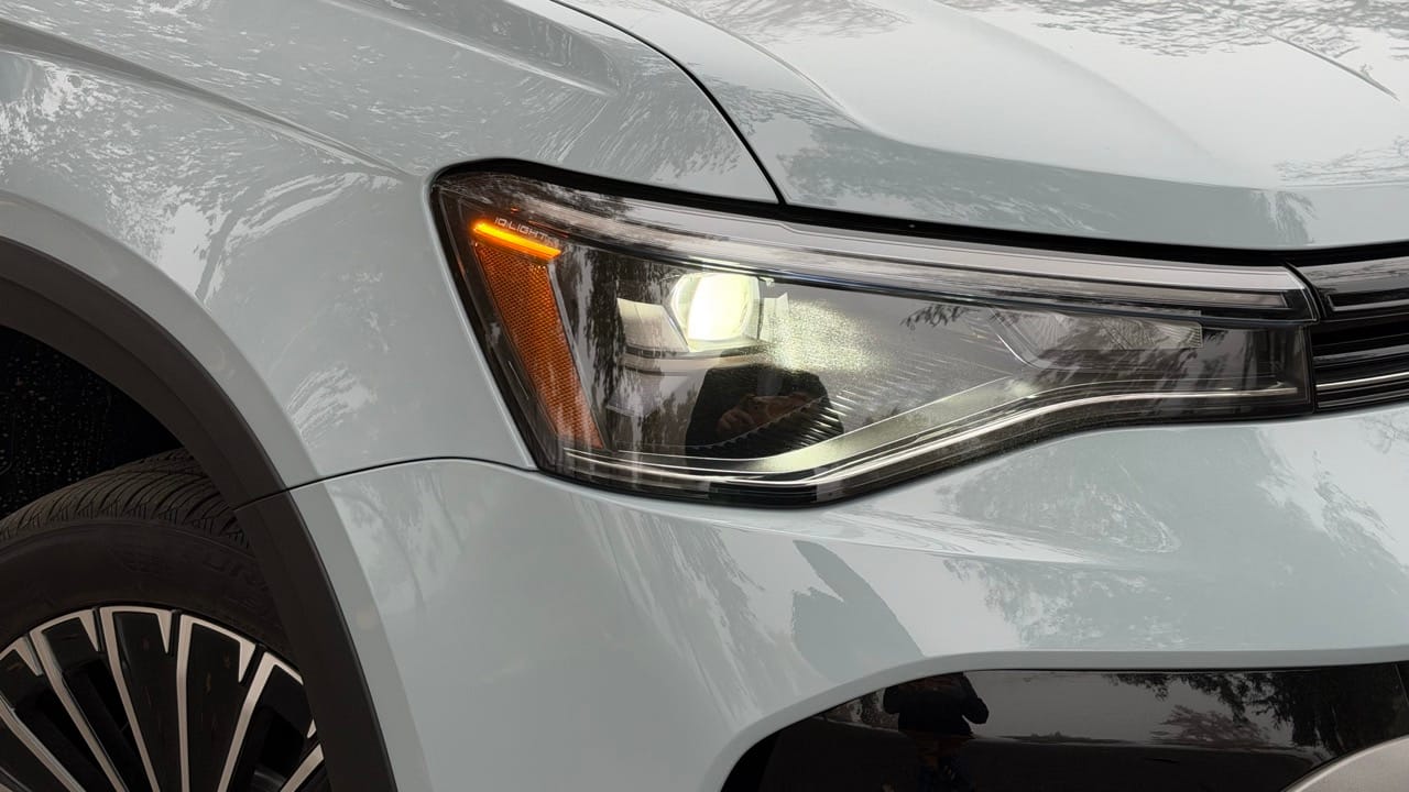 Ópticas delanteras LED Volkswagen Taos Facelift 2026