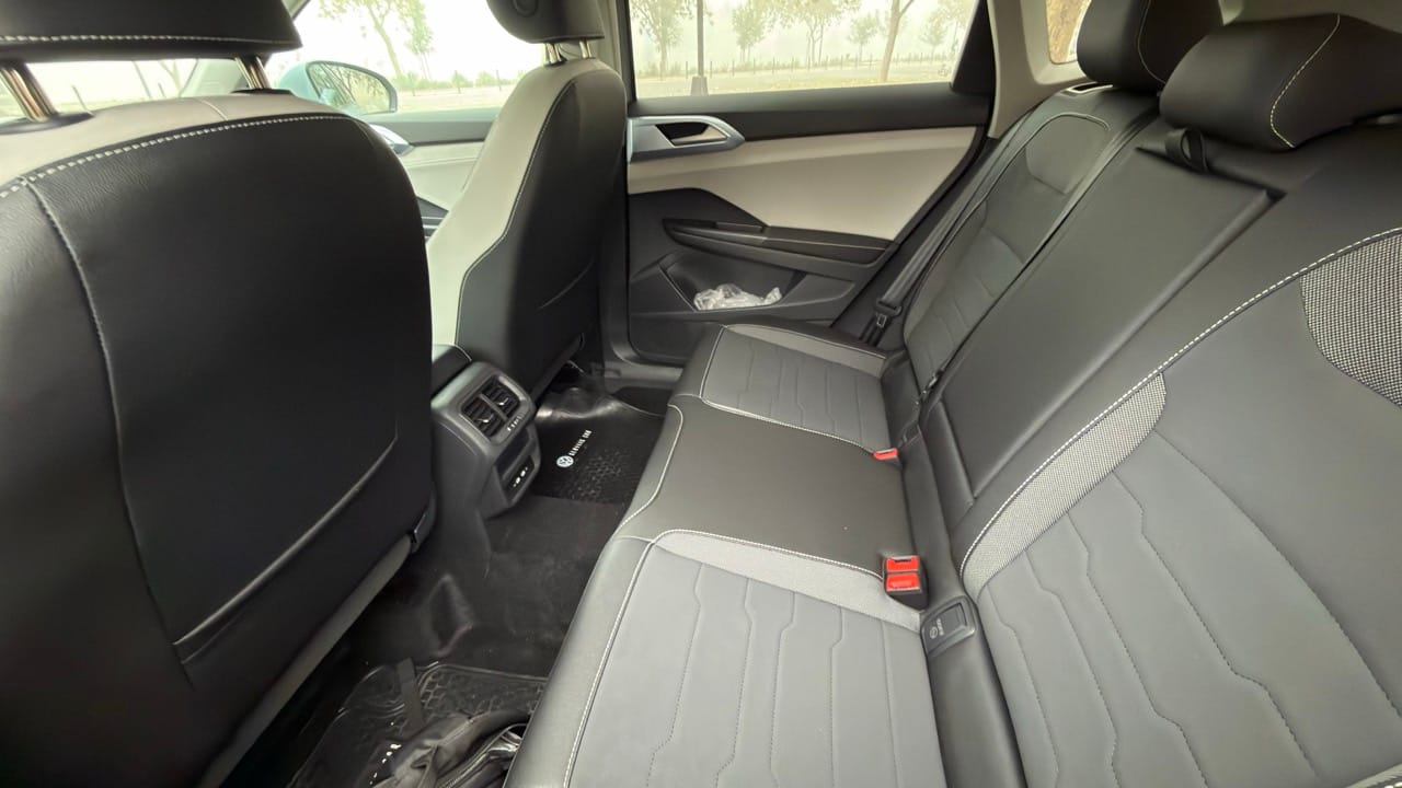 Zona trasera interior Volkswagen Taos 2026