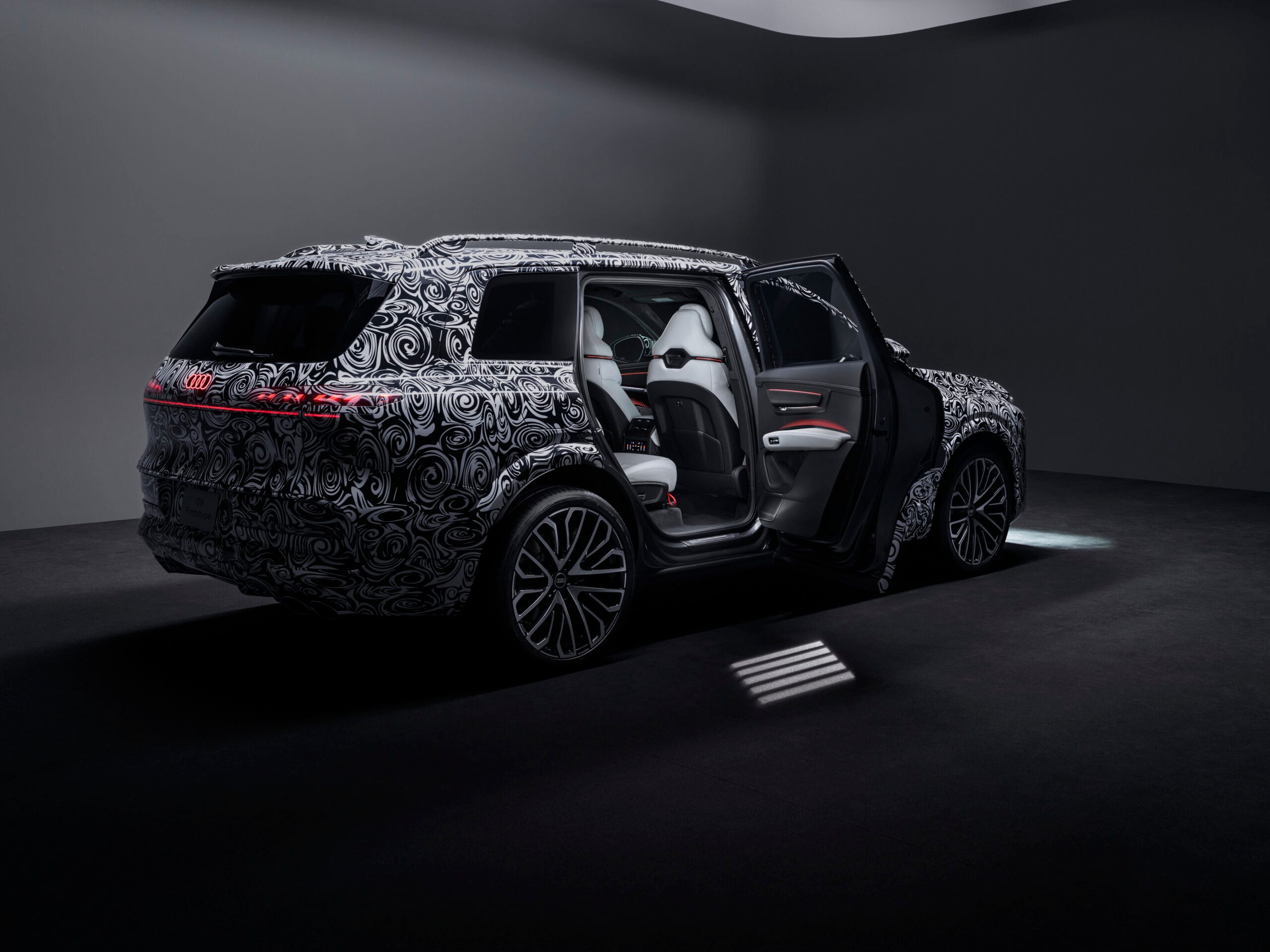 audi q9
