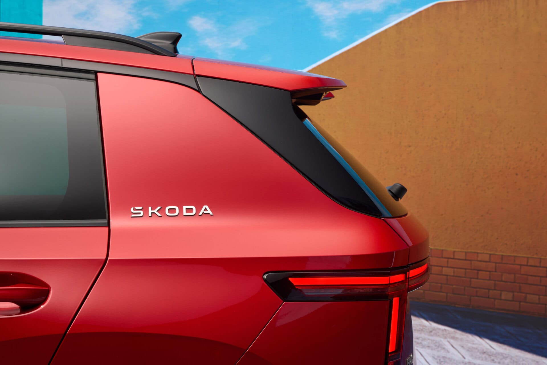 Skoda Epiq, el nuevo SUV electrico de entrada de la marca checa. Škoda Epiq 2026 – pilar C
