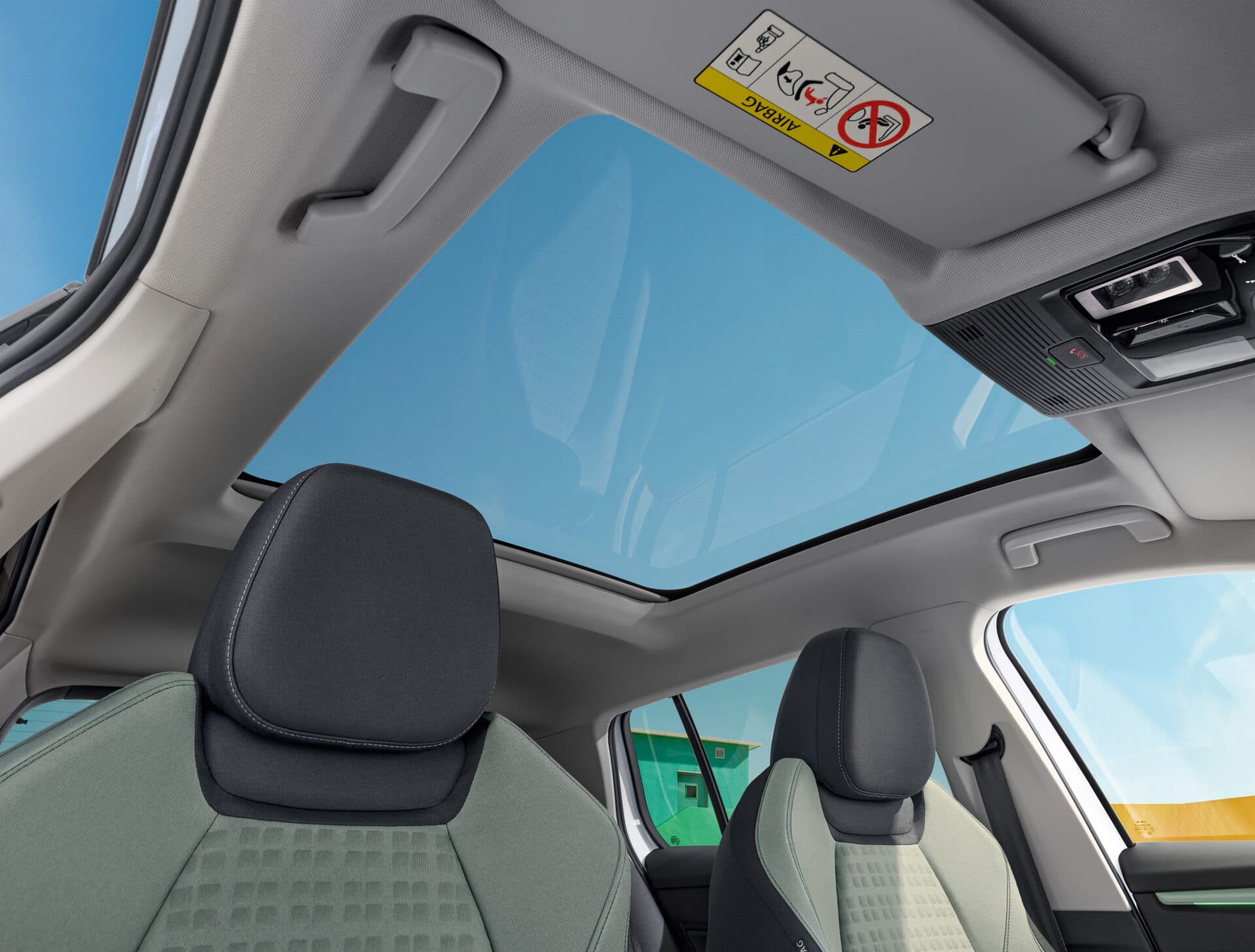 Skoda Epiq, el nuevo SUV electrico de entrada de la marca checa. Škoda Epiq 2026 – techo panorámico