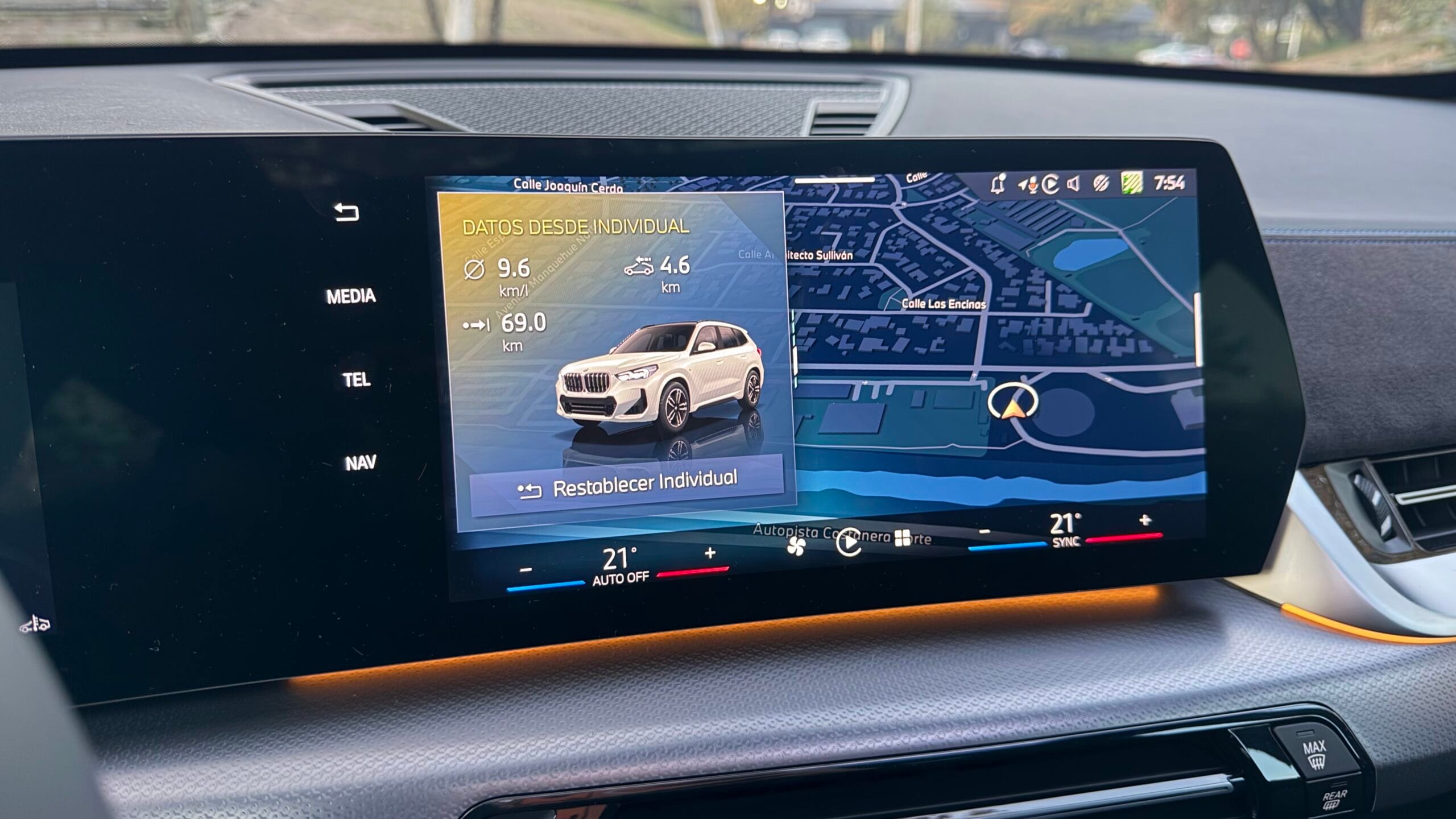 Pantalla infoentretenimiento BMW X1 2026 de 10,7 pulgadas