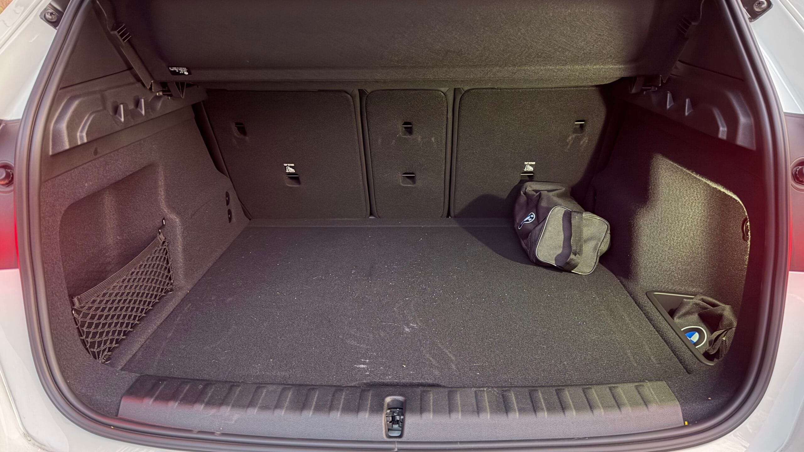 Maletero BMW X1 2026 — 540 litros con llanta de refacción