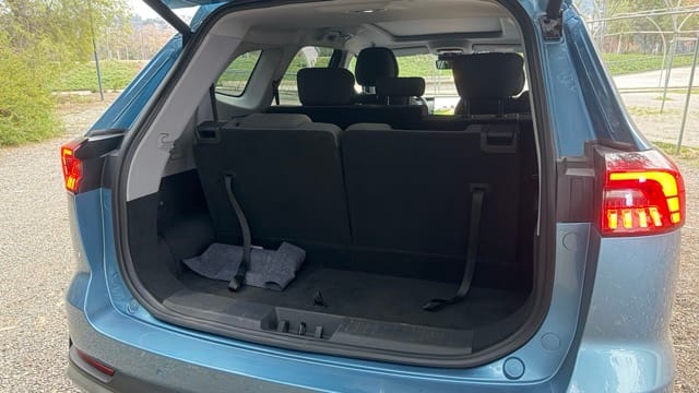 Chery Tiggo 8 PHEV - Reseña Completa Maletero Chery Tiggo 8 PHEV con tercera fila desplegada - 117 litros