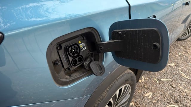 Chery Tiggo 8 PHEV - Reseña Completa Puerto de carga Chery Tiggo 8 Híbrido Enchufable 2026