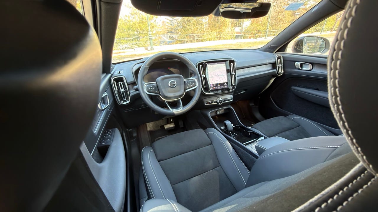 Volvo EX40 - Reseña Completa Zona de conducción Volvo EX40 consola central