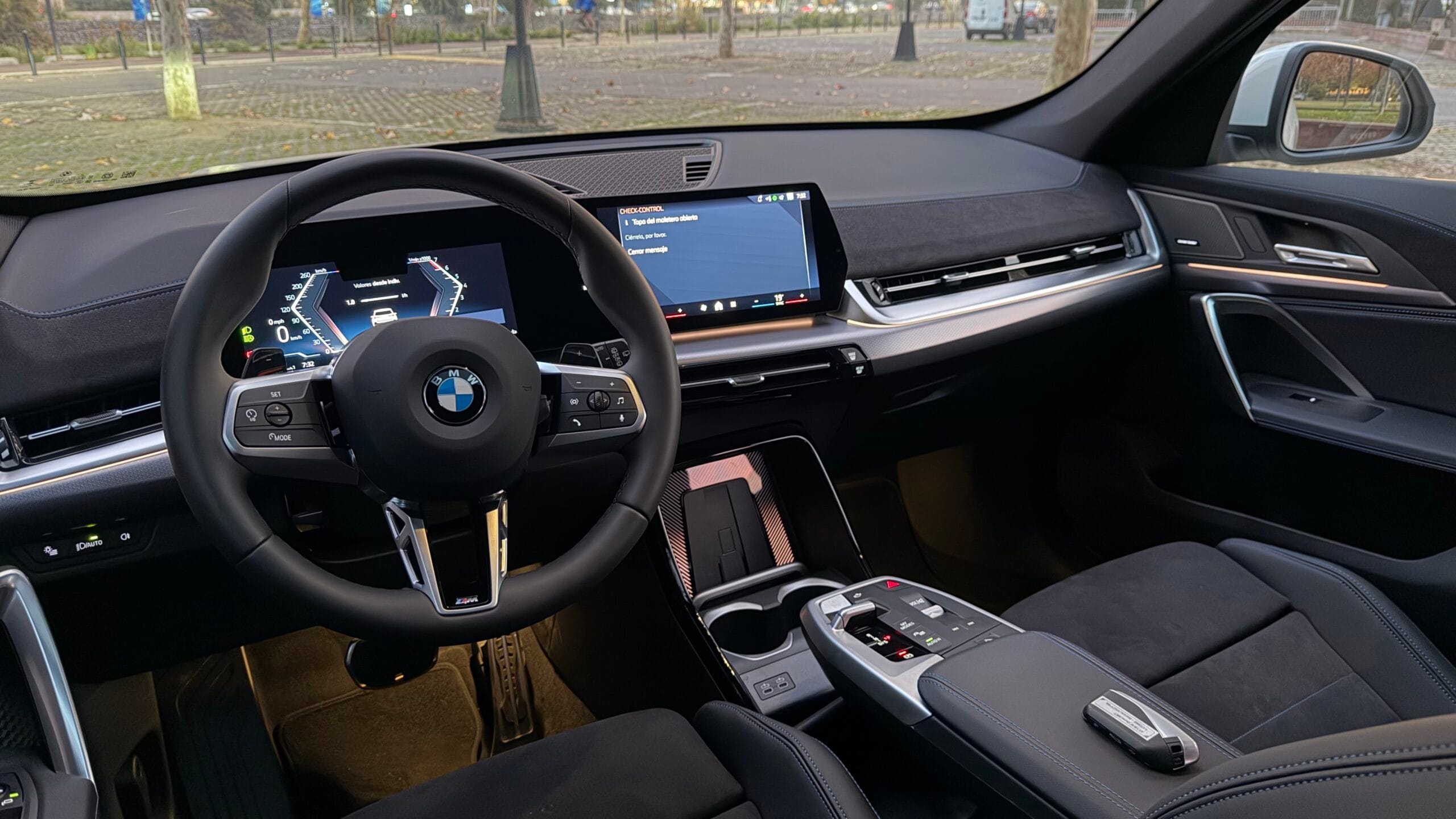 Zona de conducción BMW X1 2026 interior