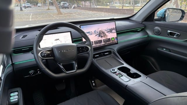 Chery Tiggo 8 PHEV - Reseña Completa Interior zona delantera Chery Tiggo 8 Híbrido Enchufable 2026