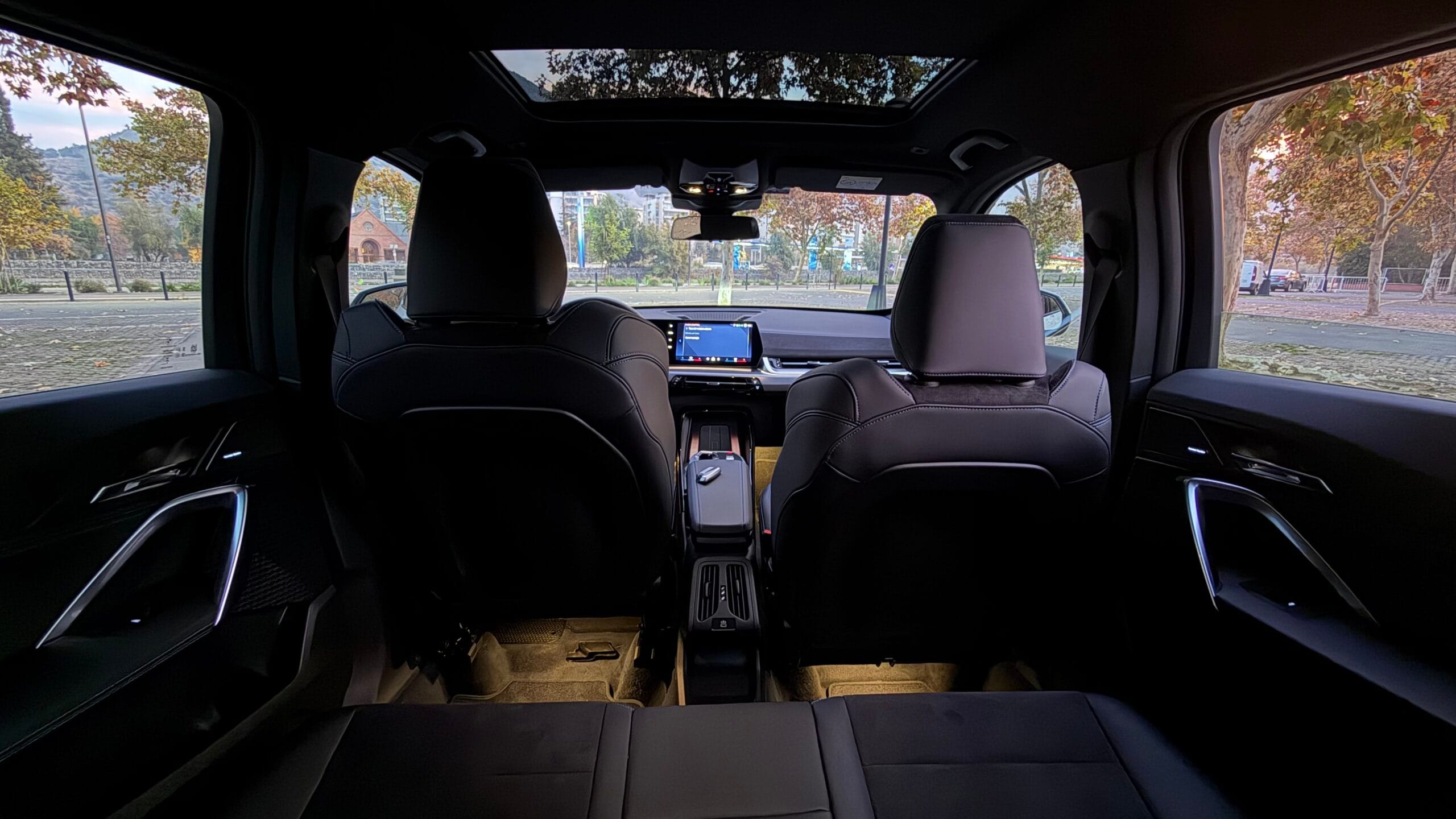 Interior segunda fila BMW X1 2026