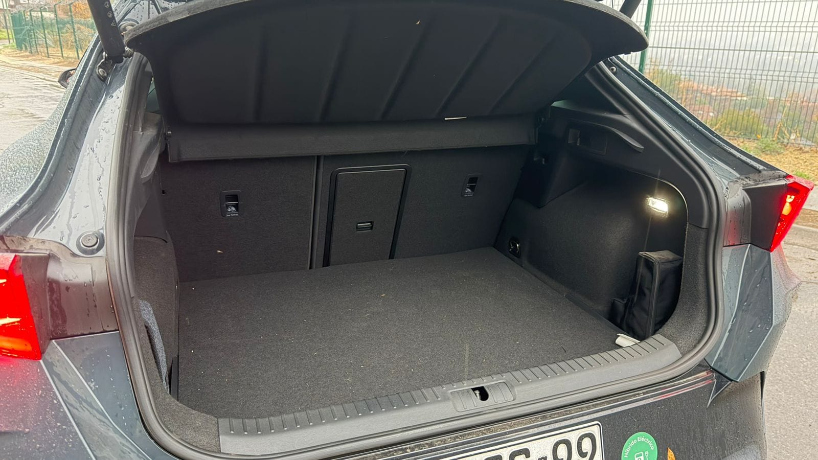 Cupra Formentor PHEV - Reseña Completa Maletero CUPRA Formentor PHEV 345 litros